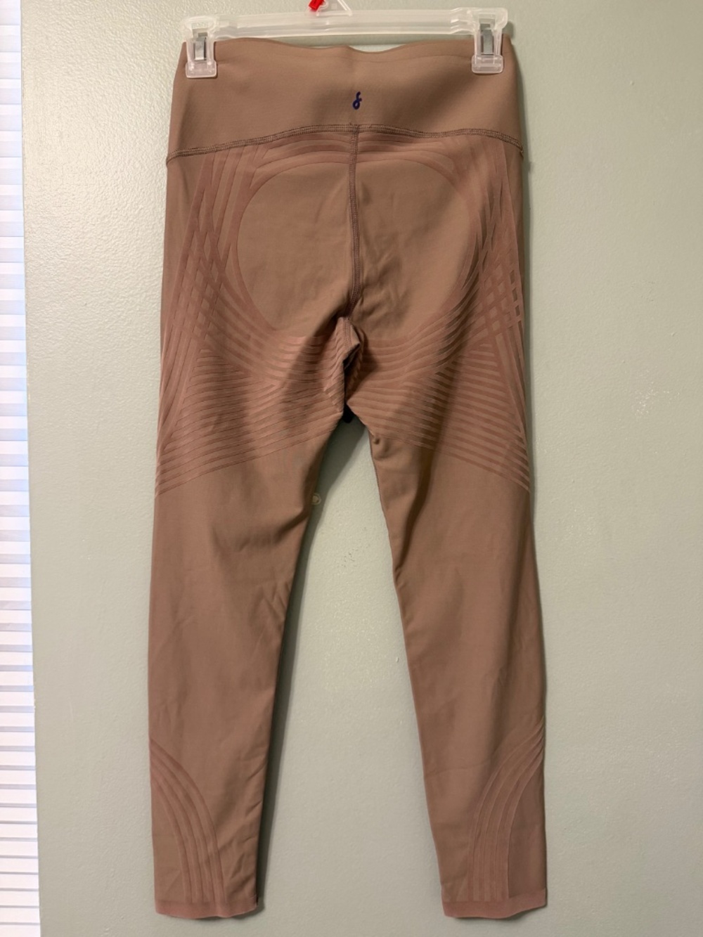 FANKA Body Sculpt 7/8 Leggings (Reversible Wear) Size 4/Small Women’s - Picture 3 of 5